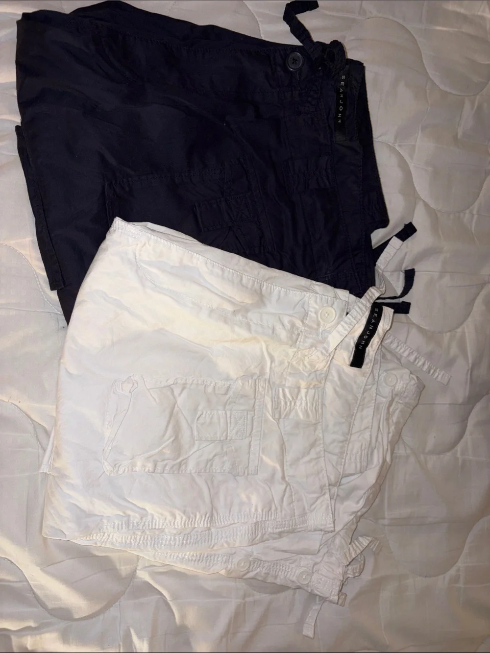 Sean John Men's White and Black Cargo Shorts